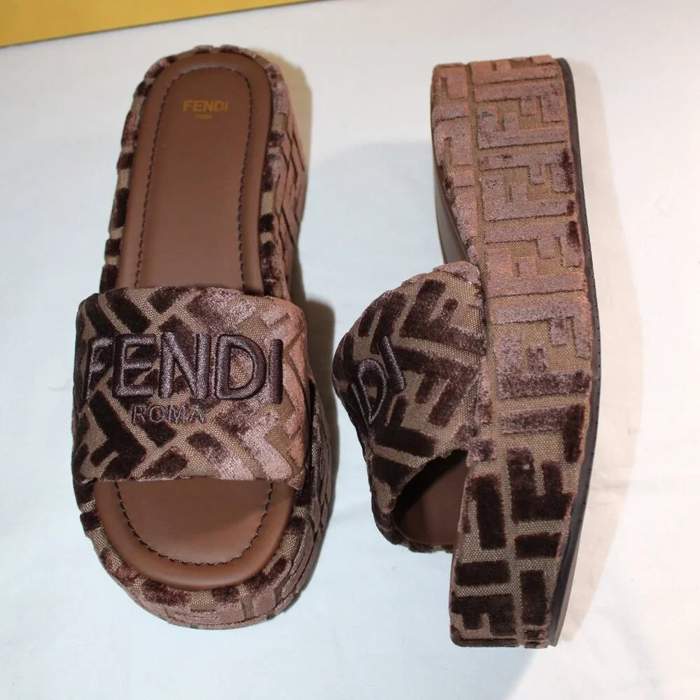 NWB FENDI Slide Tess FF Logo Velvet Platform Sandals Slides Brown 38.5